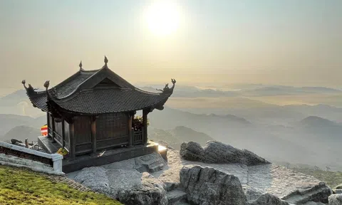 Quảng Ninh: Nhiều chương trình hấp dẫn trong dịp lễ hội "Yên Tử - Sắc thu Thiền định"