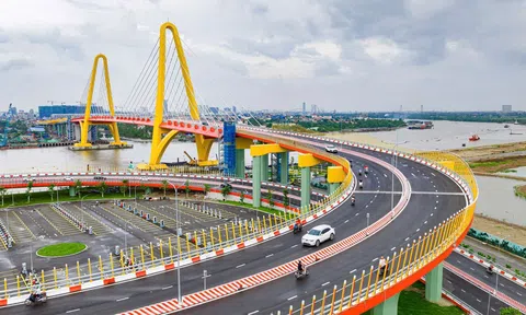 Vingroup công bố 2 trụ cột hoạt động mới là Hạ tầng và Năng lượng xanh