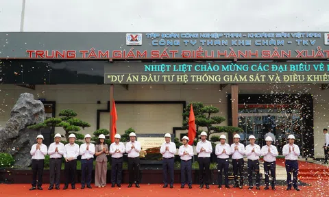 Đảng ủy TKV gắn biển công trình chào mừng Đại hội đại biểu Đảng bộ Chính phủ lần thứ I, nhiệm kỳ 2025 - 2030