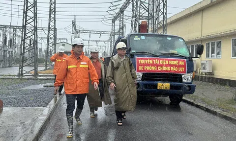 2 đoàn công tác của EVNNPT đang trực tiếp chỉ huy tại vùng tâm bão số 5