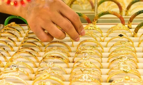 Giá vàng hôm nay 25/8/2025: Điều chỉnh nhẹ sáng đầu tuần