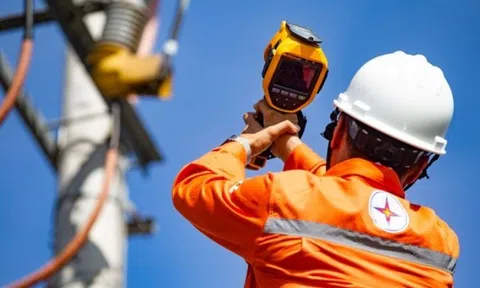 Nhóm khách hàng nào sẽ áp dụng giá điện 2 thành phần từ 1/1/2026?