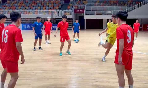 Đội tuyển futsal Việt Nam có mặt tại Hàng Châu, tập luyện chuẩn bị cho Vòng loại Futsal châu Á 2026