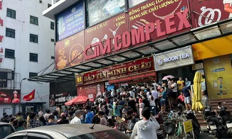 Chuyên gia: “Cần xem vàng như hàng hóa, mua bán phải đóng thuế”