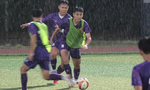 U18 Việt Nam luyện tập trong mưa, sẵn sàng cho trận ra quân tại Seoul EOU Cup 2025