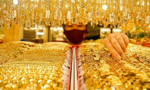Giá vàng hôm nay 16/10/2025: Sốc giá vàng nhẫn lập đỉnh mới trên 152 triệu đồng/ lượng