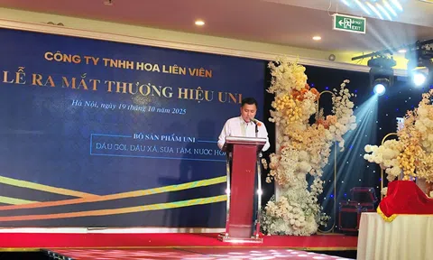 Tôn vinh vẻ đẹp quý phái từ Trầm Hương Việt