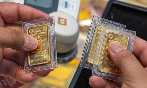 Giá vàng hôm nay 25/10/2025: Lao dốc đứng