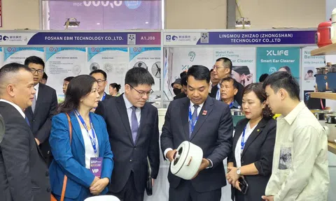 Người tiêu dùng thủ đô bùng nổ với 'bữa tiệc công nghệ' khổng lồ