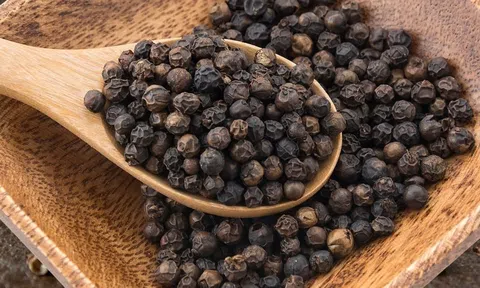 Giá tiêu hôm nay 7/11/2025: Duy trì mức cao, chạm 147.000 đồng/kg tại Tây Nguyên