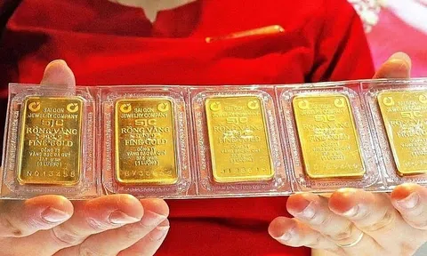 Giá vàng hôm nay 8/11/2025: Giữ giá ở mức cao