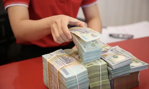 Một ngân hàng tăng lãi suất tiết kiệm lên kịch trần