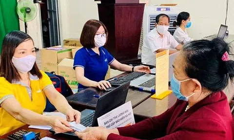 Chi trả gộp 3 tháng lương hưu, trợ cấp BHXH cho 4 tỉnh miền Trung để hỗ trợ người dân sau bão lũ