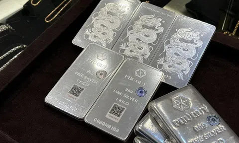Giá bạc “nhăm nhe” vượt đỉnh, dự báo tiếp tục tăng mạnh  
