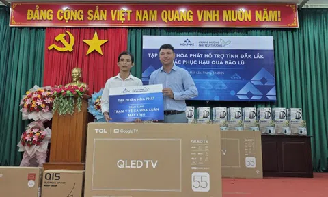 Hòa Phát tặng 100.000m2 tôn, hàng ngàn đồ dùng thiết yếu tại tỉnh Đắk Lắk