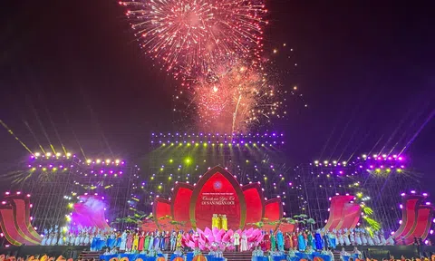 Quảng Ninh: Chuỗi sự kiện tháng 12 tạo "cú hích" cho du lịch di sản và kinh tế đêm