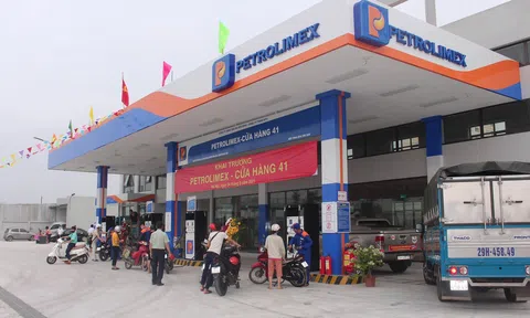 Giá xăng ngày mai có thể xuống tiếp, giá dầu giảm sâu