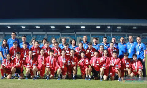 Thua Philippines trên chấm luân lưu, đội tuyển nữ Việt Nam giành huy chương bạc SEA Games 33