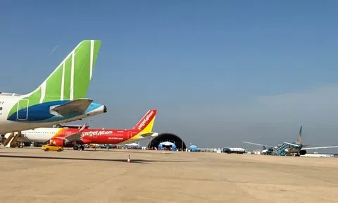 Cú chạm bánh lịch sử tại một trong những sân bay lớn nhất thế giới