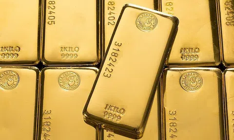 Giá vàng hôm nay 20/12/2025: Vàng SJC đứng yên ở vùng đỉnh, chênh lệch mua - bán tới 2 triệu đồng/lượng