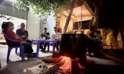 Nồi bánh chưng đỏ lửa – Giữ hồn Tết quê