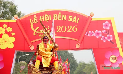 Vua chúa xoay vòng ngả nghiêng, phát lộc đầu xuân cho dân làng