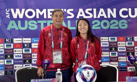 Họp báo trước trận ra quân của đội tuyển nữ Việt Nam tại giải châu Á