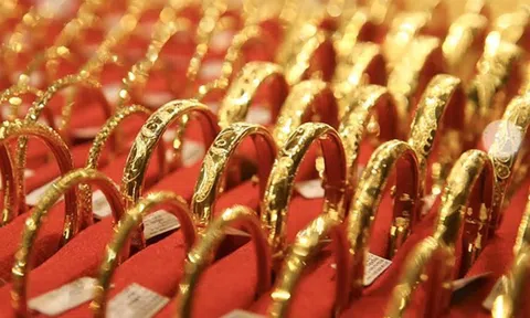 Giá vàng hôm nay 8/3/2026: Duy trì ở mức cao