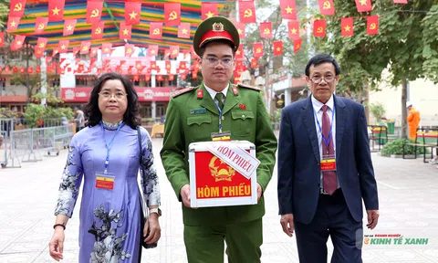 Hà Nội: Đem thùng phiếu tới tận nhà cử tri để đảm bảo quyền bầu cử của công dân