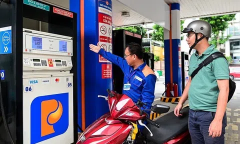 Giá xăng dầu chỉ điều chỉnh sớm khi biến động từ 15%