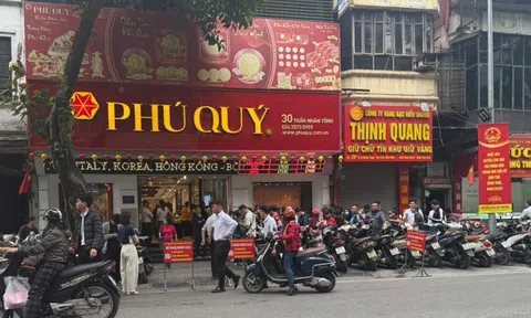 Giá vàng “bốc hơi” hơn 5 triệu đồng/lượng, bạc tiếp tục đi xuống