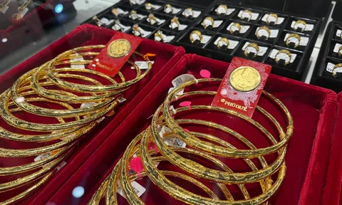 Giá Vàng tăng thêm gần 5 triệu đồng/lượng,  đồng USD quay đầu giảm
