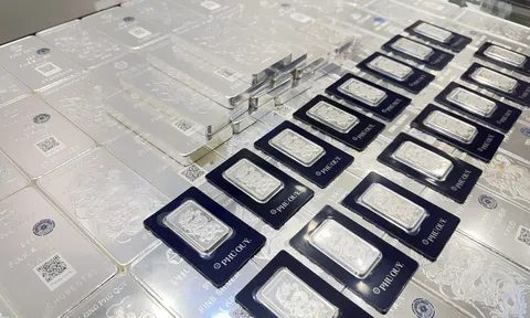 Những nhà đầu tư tích sản ra sao sau pha sụt giảm mạnh của vàng và bạc?