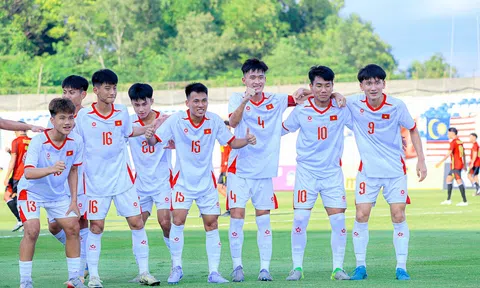 Thắng đậm Timor Leste 10-0, U17 Việt Nam đặt một chân vào Bán kết