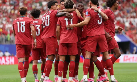 Bồ Đào Nha có chiến thắng đầu tay trong ngày Cristiano Ronaldo lập kỷ lục thế giới mới