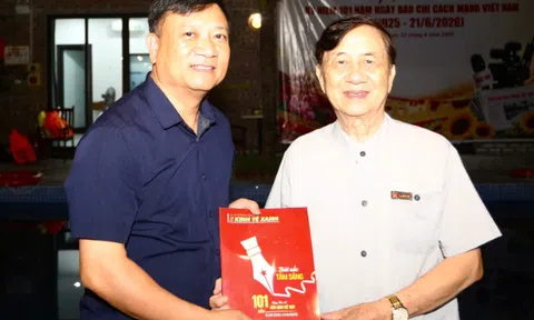Lực lượng công an đồng hành cùng du lịch xanh trên đặc khu Cát Hải