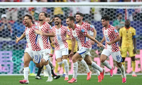 Bảng L: đội tuyển Anh, Croatia và Ghana cùng có vé đi tiếp