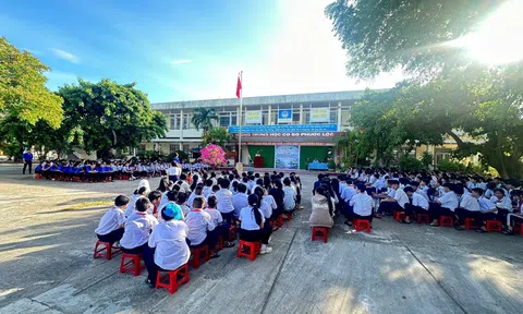 Gia Lai: Trạm Cảnh sát giao thông Tuy Phước nâng cao nhận thức pháp luật và kỹ năng sống cho hơn 600 học sinh