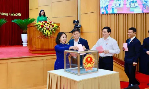 ​Quảng Ninh thông qua 24 Nghị quyết quan trọng tại kỳ họp thứ 6, HĐND tỉnh khóa XV