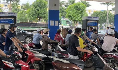Hà Nội: Cửa hàng xăng dầu đã hoạt động trở lại sau tình trạng "đóng cửa, bán cầm chừng"