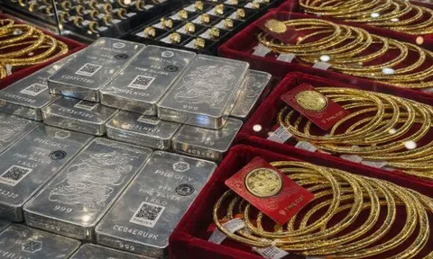 Giá vàng lao dốc phiên cuối tuần