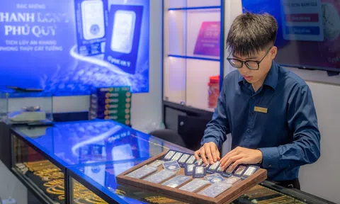 Giá bạc trong nước cao hơn thế giới 9 triệu đồng/kg, thị trường dự báo biến động mạnh vào giữa tuần