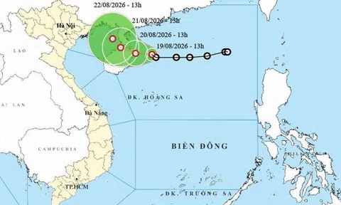 Áp thấp nhiệt đới sắp mạnh lên thành bão, mưa lớn bao trùm Hà Nội