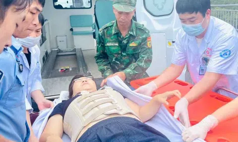 Mở luồng xanh cho xe cứu thương cấp cứu bệnh nhân vì mục đích nhân đạo