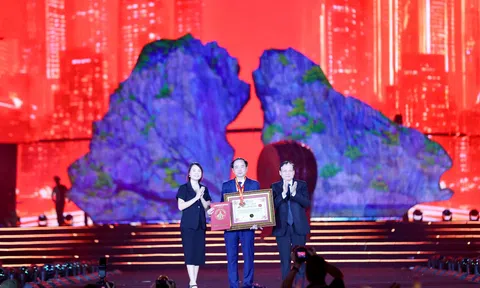 Concert “Quảng Ninh - Thành phố rạng rỡ tương lai” xác lập kỷ lục Việt Nam