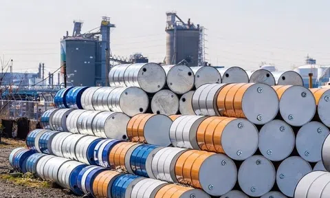 Giá xăng dầu hôm nay 1/9/2026: Giá dầu tăng hơn 2,5% khi Mỹ và Iran nối lại tấn công quân sự