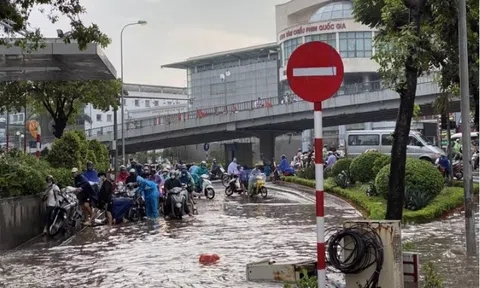 Bàn giải pháp xử lý ngập úng kéo dài ở khu vực phía Tây Hà Nội