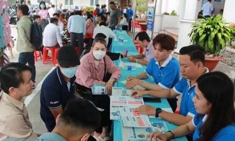 Bảo hiểm thất nghiệp ngày càng gắn với nhu cầu tìm việc của người lao động