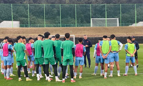 Đội tuyển U17 Việt Nam tập buổi đầu tiên trong chuyến tập huấn tại Hàn Quốc