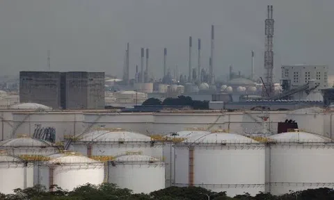 Giá xăng dầu hôm nay 30/10/2026: Giá dầu Brent và WTI cùng giảm